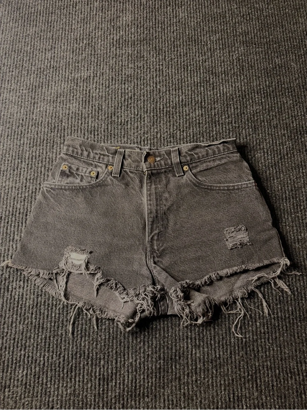 Vintage Levi’s USA Black Denim Distressed Cutoff Shorts Size 7 M